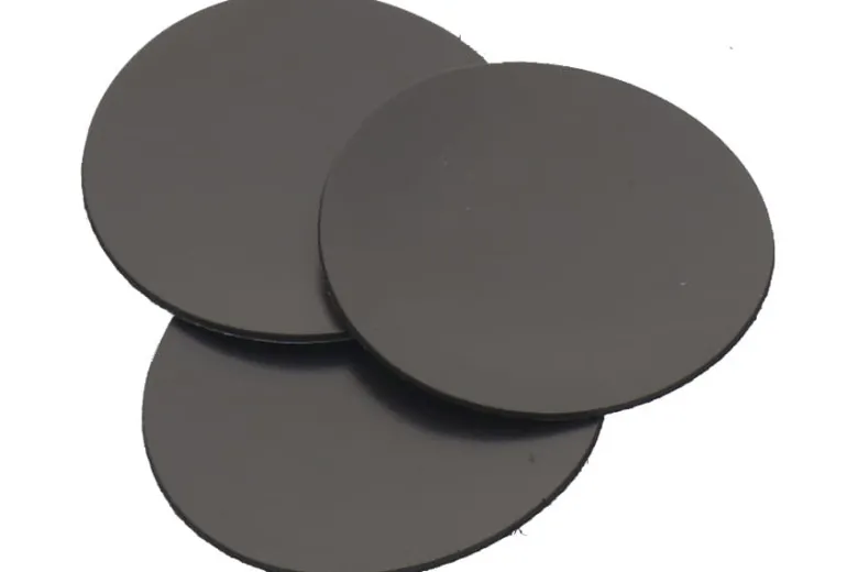 Naklejki z foli magnetycznej na podstawki 60 mm (3)