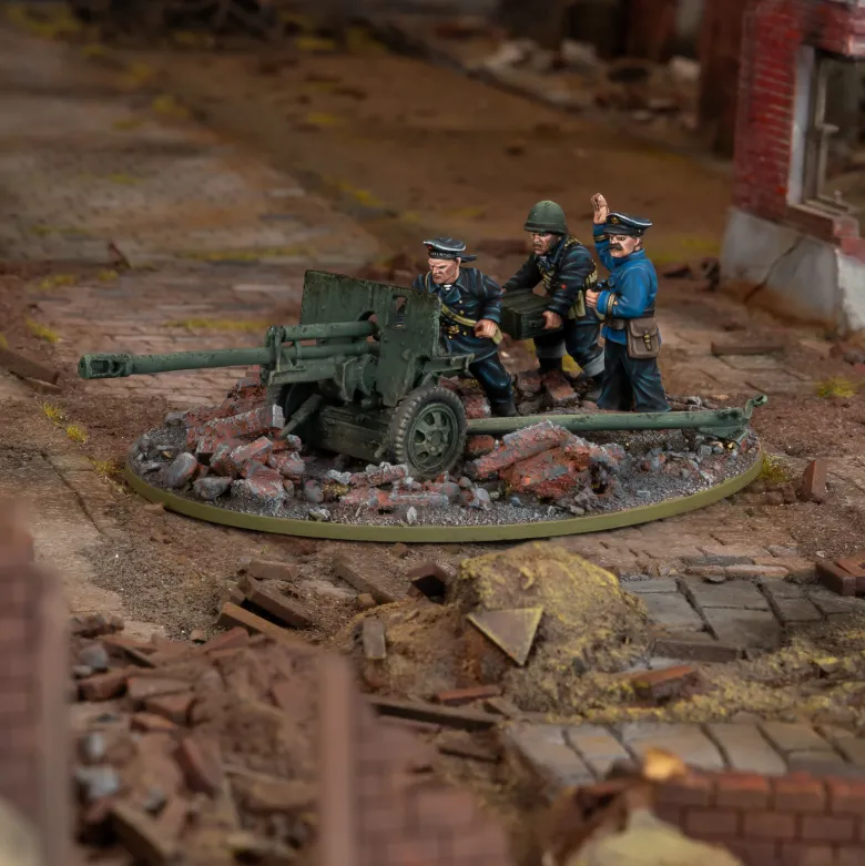 ZiS-3 Divisional Gun with Soviet Naval Brigade Crew